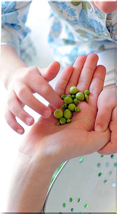 peas in hand