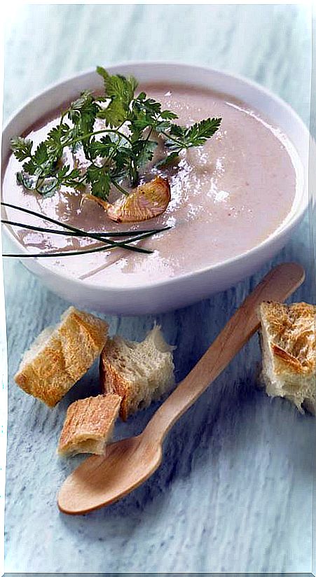 thin cream soup garlic